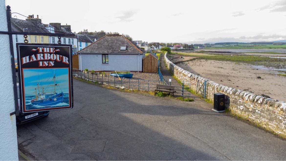 Harbour Inn Appartments Garlieston Bagian luar foto